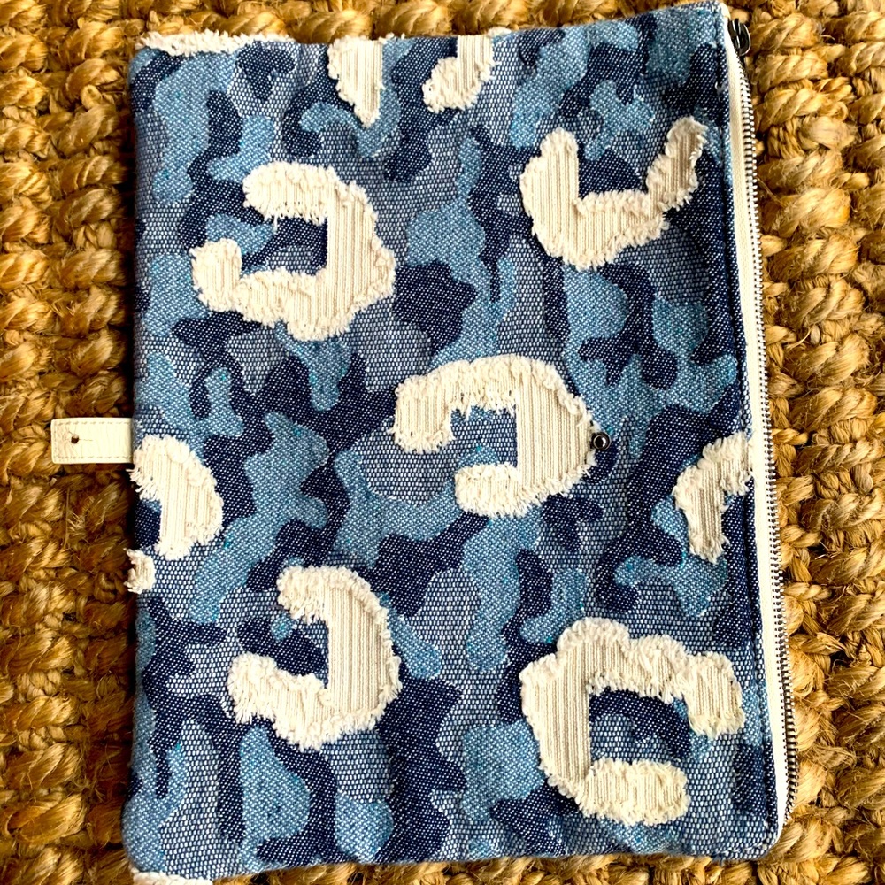 Women’s clutch